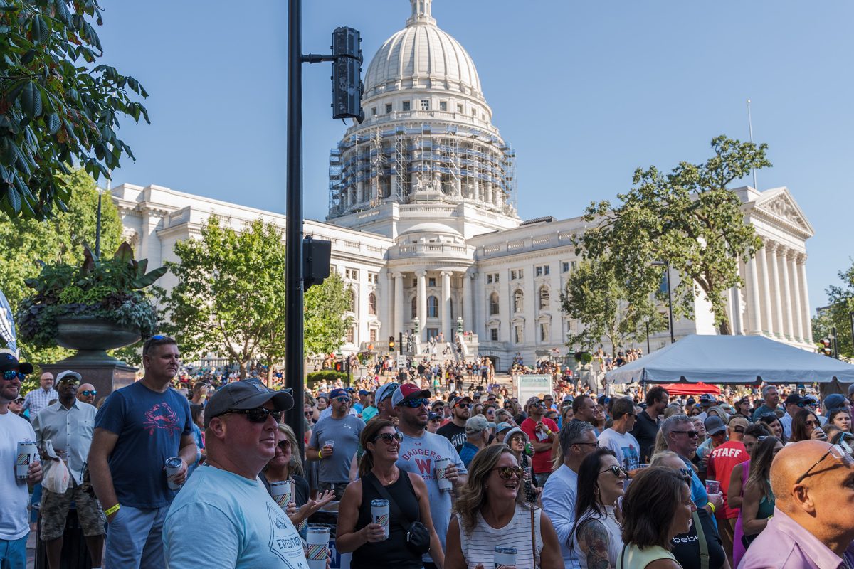 Crowds gather to enjoy Taste of Madison 